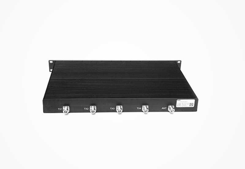 UHF broadband transmitting system